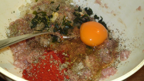 Pikantná fašírka pečená na chlebe (fotorecept) - obrázok 9