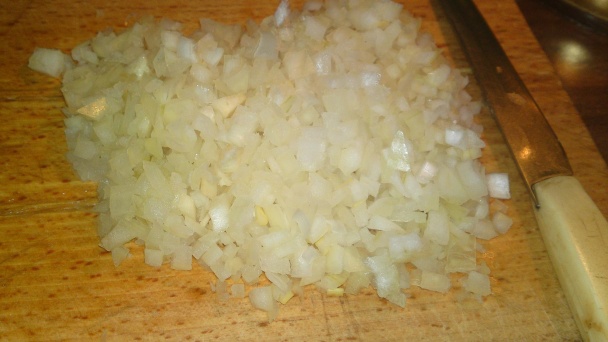 Krumpli guláš mojej starej mamy s čabajkou (fotorecept) - obrázok 1