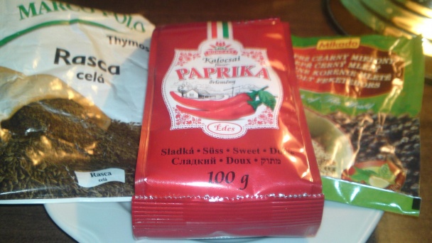 Krumpli guláš mojej starej mamy s čabajkou (fotorecept) - obrázok 4