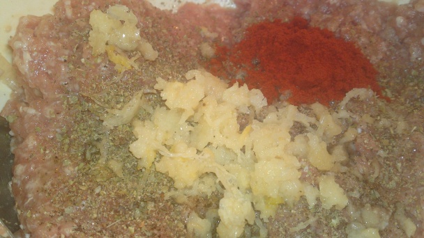 Fašírka vcelku s údenou slaninkou a horčicovou krustou (fotorecept) - obrázok 9