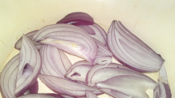 Kapustový šalát s mandarínkami a červenou cibuľou (fotorecept) - obrázok 3