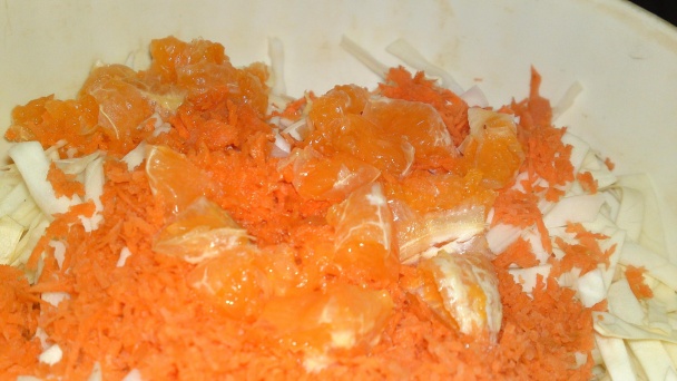 Kapustový šalát s mandarínkami a červenou cibuľou (fotorecept) - obrázok 7