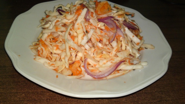 Kapustový šalát s mandarínkami a červenou cibuľou (fotorecept) - obrázok 10