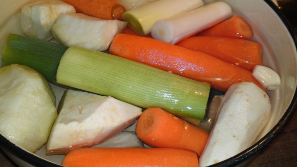 Sviatočná polievka z husacích drobov s macesovými knedličkami (fotorecept) - obrázok 2