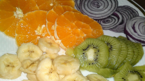 Pestrý ovocný šalát s červenou cibuľou (fotorecept) - obrázok 4