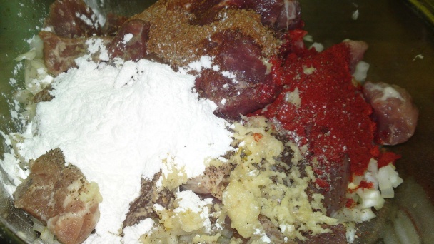 Guláš bez miešania z trúby /fotorecept/ - obrázok 7