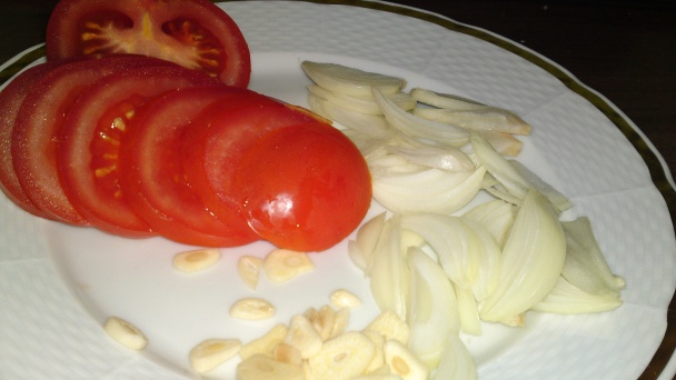 Okrúhly posúch s paradajkami a syrom (fotorecept) - obrázok 3