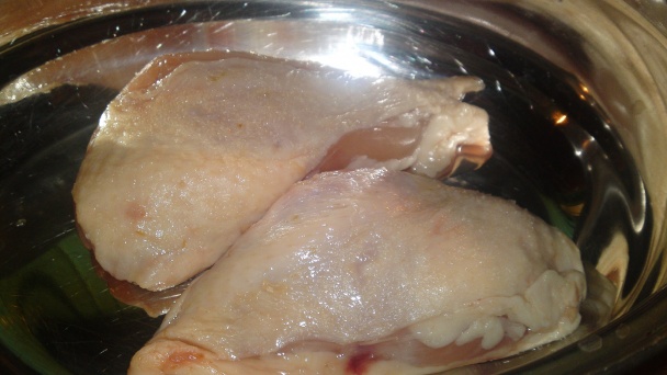 Kuracie prsia dusené na masle na pyré z cukrového hrášku so zemiakovou kašou /fotorecept/ - obrázok 1