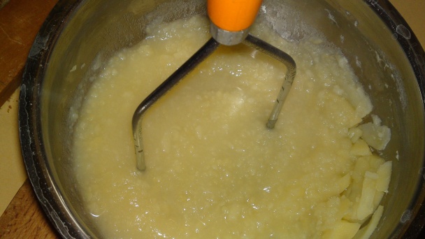 Kuracie prsia dusené na masle na pyré z cukrového hrášku so zemiakovou kašou /fotorecept/ - obrázok 6