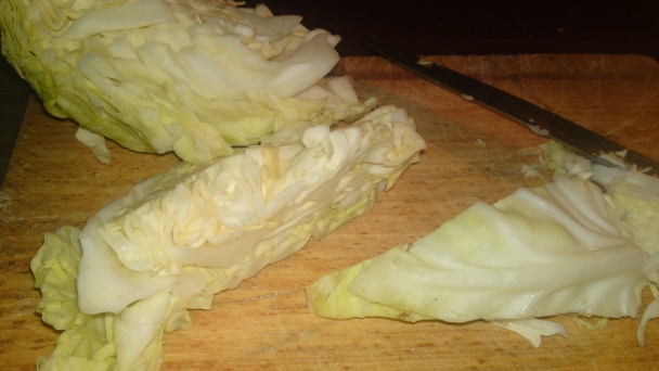 Chrumkavé fašírky z novej bielej hlávkovej kapusty /fotorecept/ - obrázok 1