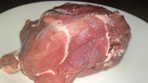 Hovädzie pečené špikované cesnakom /fotorecept/ - obrázok 1