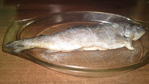 Chrumkavý pstruh na čiernom korení (fotorecept) - obrázok 4