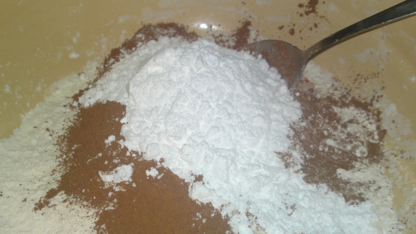 Dvojfarebné prepletané kakaové slimáčiky - moje prvé briošky (fotorecept) - obrázok 2