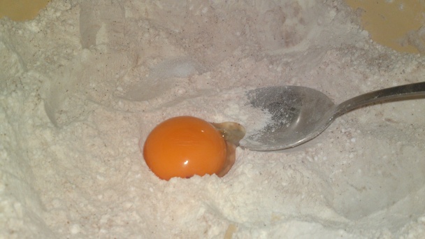 Dvojfarebné prepletané kakaové slimáčiky - moje prvé briošky (fotorecept) - obrázok 3