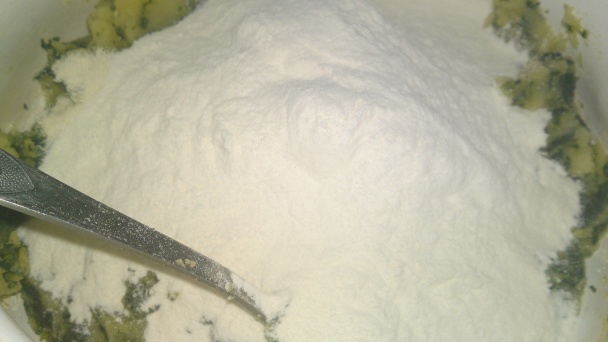 Špenátovo-zemiakové guľky s bryndzou a údenou slaninkou /fotorecept/ - obrázok 9