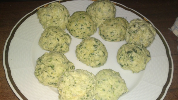 Špenátovo-zemiakové guľky s bryndzou a údenou slaninkou /fotorecept/ - obrázok 10