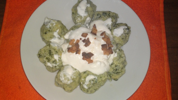 Špenátovo-zemiakové guľky s bryndzou a údenou slaninkou /fotorecept/ - obrázok 13