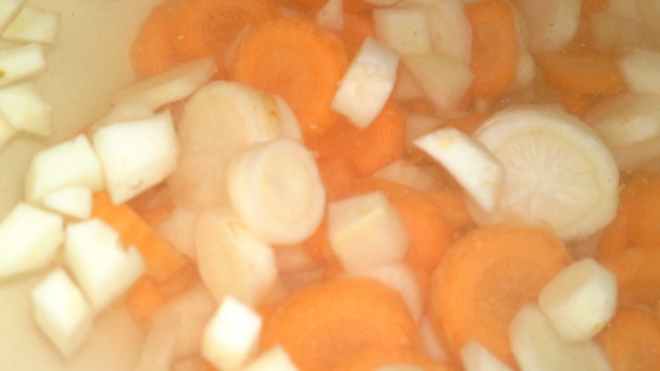 Zeleninová polievka s krupicovými haluškami (fotorecept) - obrázok 2