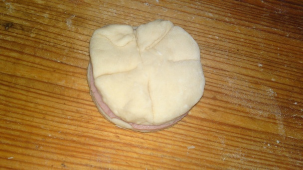 Slané kysnuté kvety plnené jemnou salámou (fotorecept) - obrázok 9