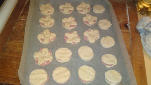 Slané kysnuté kvety plnené jemnou salámou (fotorecept) - obrázok 12