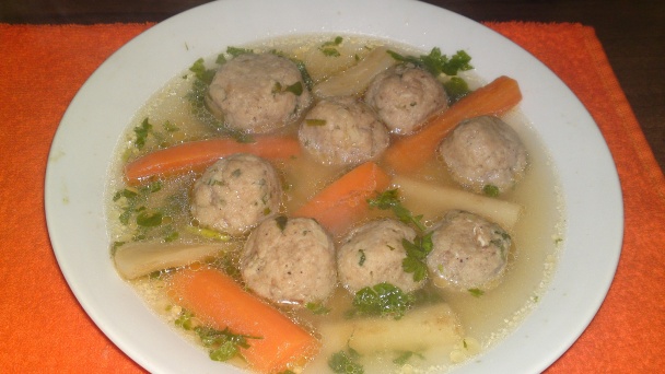 Polievka zo špikových hovädzích kostí s pečeňovými knedličkami (fotorecept) - obrázok 18