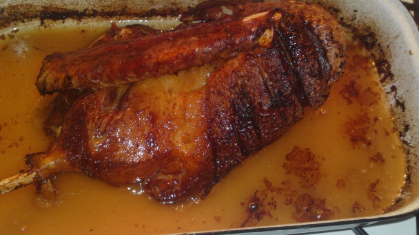 Pomaly pečená hus s pečenými jablkami a so zemiakmi pečenými v husacej masti (fotorecept) - obrázok 9