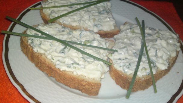 Tvarohovo bryndzová nátierka s medvedím cesnakom (fotorecept) - obrázok 10