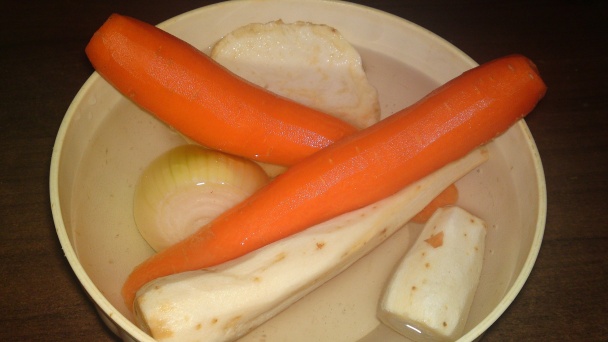 Diviačie stehno na červenom víne v šípkovej omáčke (fotorecept) - obrázok 1