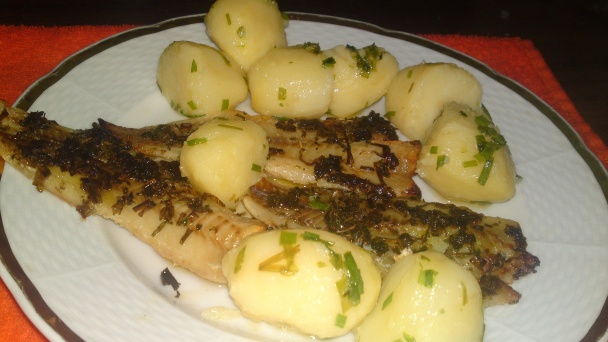 Pečená ryba na masle s jarnými bylinkami s novými zemiakmi s pažítkou (fotorecept) - obrázok 8