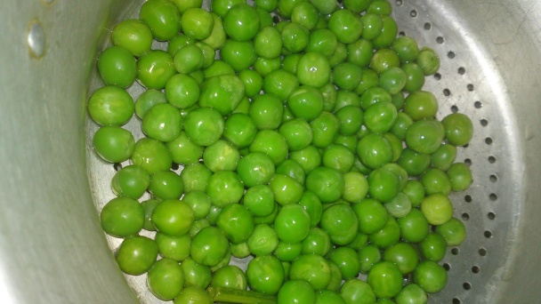 Jarná krémová polievka z cukrového hrášku s čerstvou mätou (fotorecept) - obrázok 6