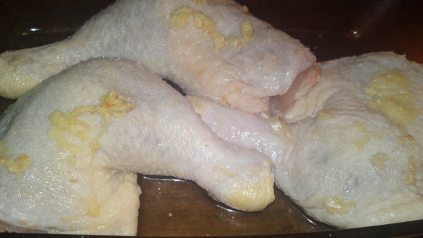 Pečené kuracie stehná na víne s jemným cesnakovým krémom (fotorecept) - obrázok 2