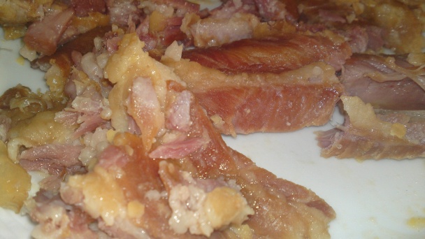 Jednoduchá hrachová kaša s údenými rebrami a s vysmaženými cibuľovými kolieskami (fotorecept) - obrázok 9