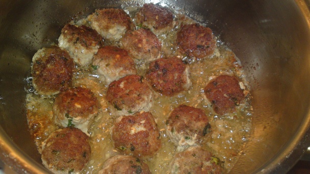 Španielske Albondigas z Andalúzie - mäsové guľôčky v paradajkovej omáčke (fotorecept) - obrázok 13