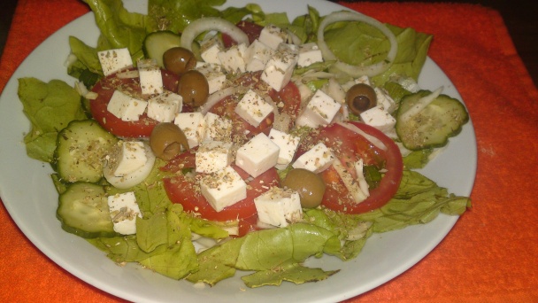 Kypriaki Horiatiki - pestrý zeleninový šalát z Cypru (fotorecept) - obrázok 8