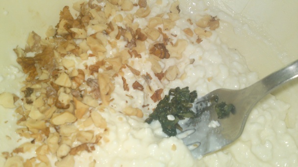 Cuketové predjedlo s tvarohovo, syrovo-jogurtovým krémom s orechmi, cesnakom a bazalkou (fotorecept) - obrázok 12