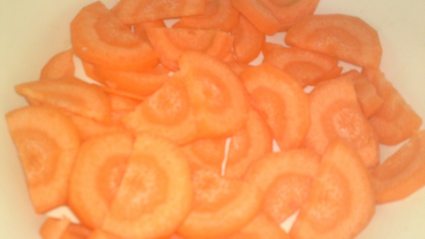 Pikantný letný šalát z cukety a kápie (fotorecept) - obrázok 1