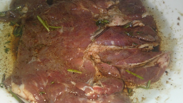 Krkovička marinovaná v aceto balsamico, oleji, tymiane a rozmaríne (fotorecept) - obrázok 7