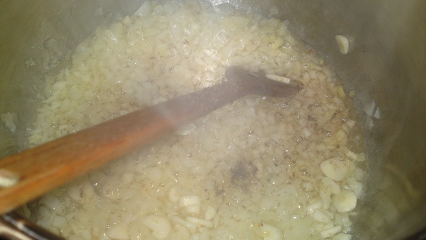 Hovädzie líčka na červenom víne, koreňovej zelenine a suchohríboch (fotorecept) - obrázok 6