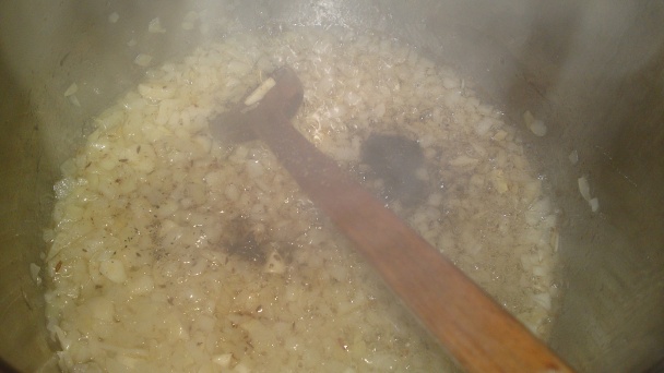 Hovädzie líčka na červenom víne, koreňovej zelenine a suchohríboch (fotorecept) - obrázok 7