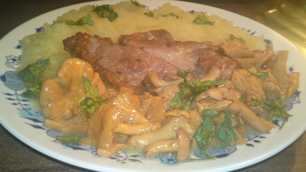 Pečená krkovička s kuriatkami na víne a na masle (fotorecept) - obrázok 13