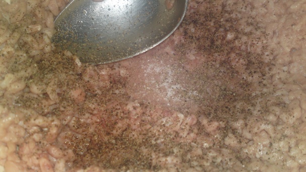 Pečené papriky plnené lievikom trúbkovitým so smotanovou omáčkou z lievika trúbkovitého (fotorecept) - obrázok 9