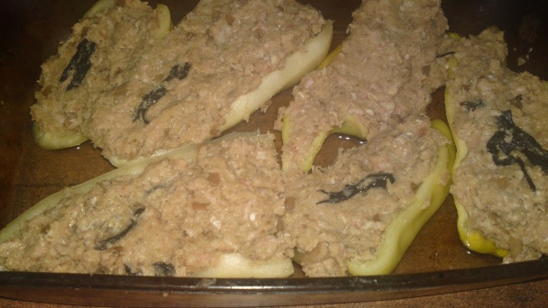 Pečené papriky plnené lievikom trúbkovitým so smotanovou omáčkou z lievika trúbkovitého (fotorecept) - obrázok 17