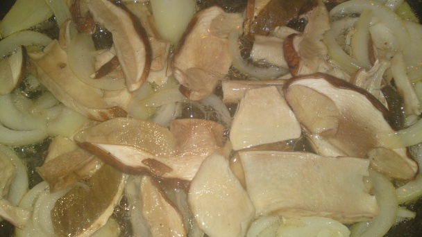 Roláda z hovädzieho pupku na dubákoch (fotorecept) - obrázok 11