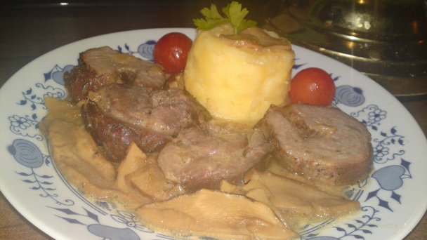 Roláda z hovädzieho pupku na dubákoch (fotorecept) - obrázok 19