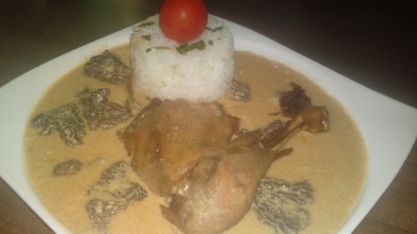 Slepačie stehná v krémovej omáčke so smrčkami (fotorecept) - obrázok 13