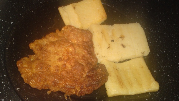 Obyčajné obrátené bravčové rezne s grilovanou polentou (fotorecept) - obrázok 16