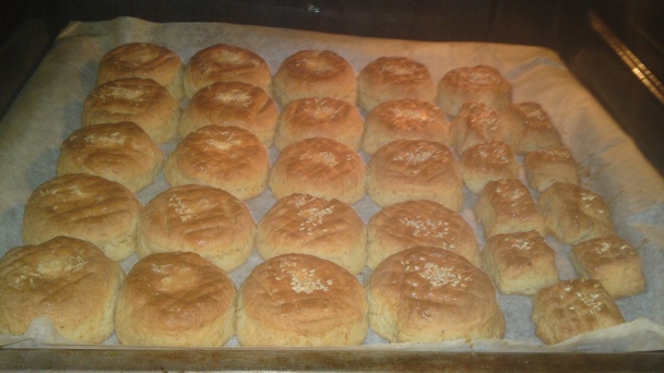 Krehké nekysnuté rýchle syrové pagáčiky s pecorinom a sezamom (fotorecept) - obrázok 20