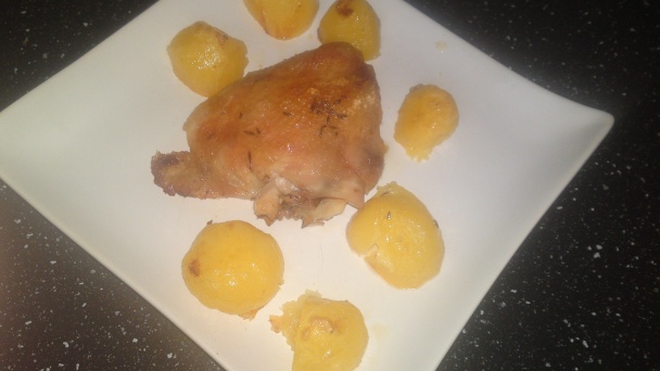 Pečené horné kuracie stehná špikované cesnakom s rascou (fotorecept) - obrázok 7