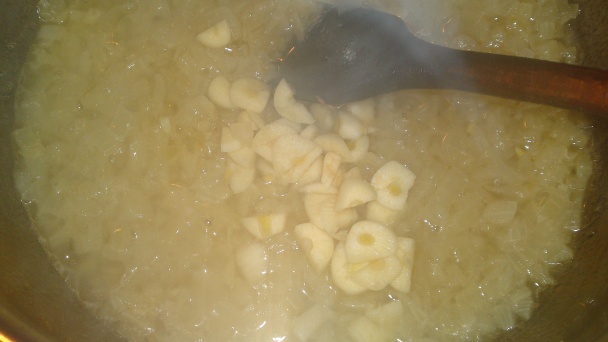 Hovädzie kocky na cesnaku a rasci (fotorecept) - obrázok 6