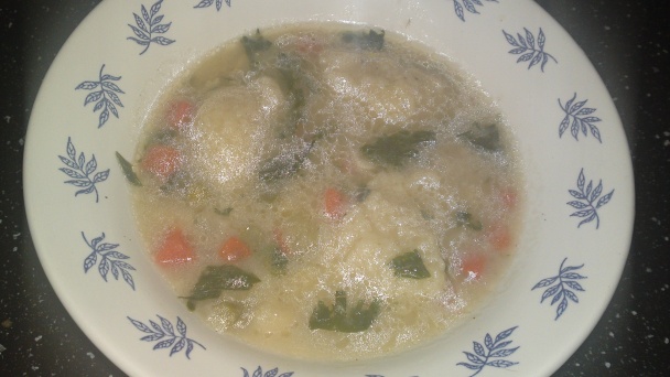 Zasmažená polievka z miešanej mrazenej zeleniny s krupicovými haluškami (fotorecept) - obrázok 12